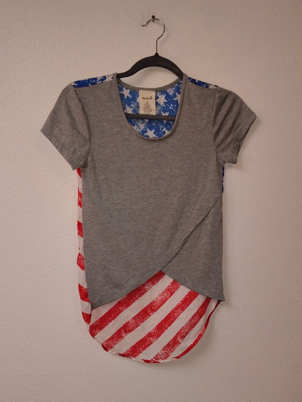 Marci Womens USA American Flag Patriotic Crossover Hem Top Gray Red Blue XS‎